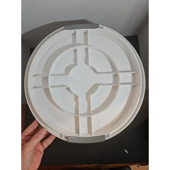 Sterilite Cake Carrier Container Domed Cover 12" Cake Pie Taker Gray Plastic - Picture 4 of 9